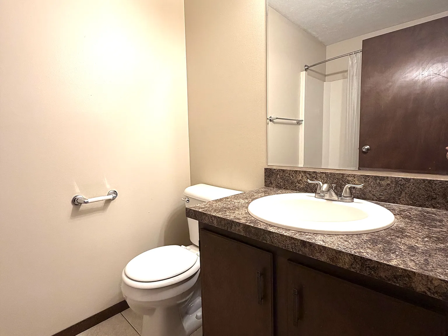 2 bed, 857 sqft, $1,075 — Photo 3
