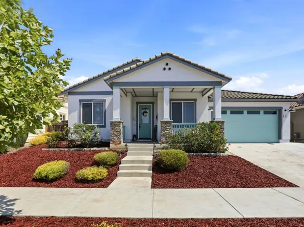 911 Trinity Dr, Hollister, CA 95023