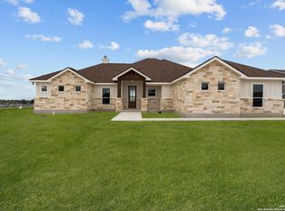 157 Lakeview Cir, La Vernia, TX 78121