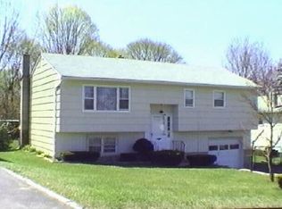 12 Purcell Dr W, Danbury, CT 06810