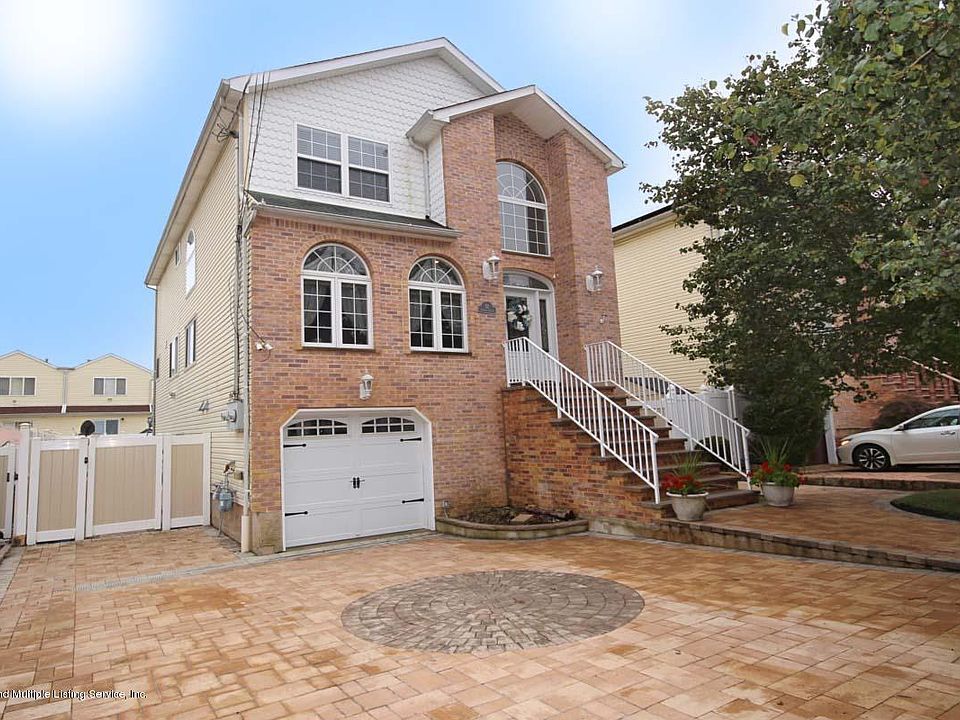 1st image of 22 Herrick Ave