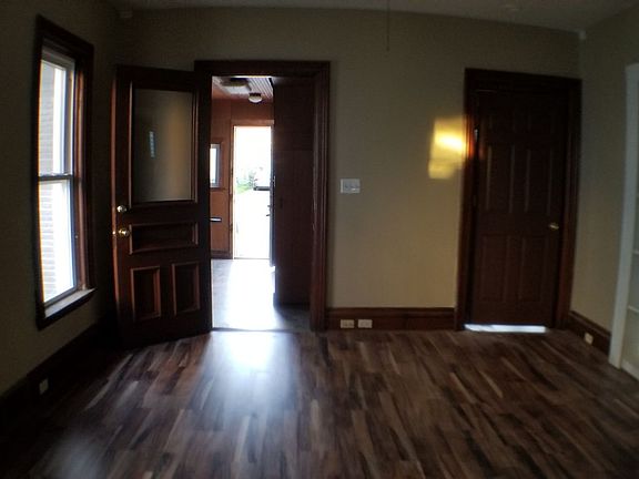 5th image of 1122 W 21st St Floor 1