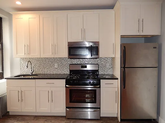 Rented by Bohemia Realty Group | media 19