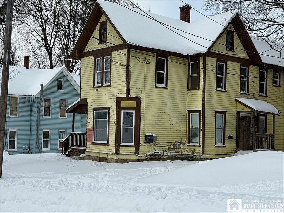 2nd image of 11 E 15th St
