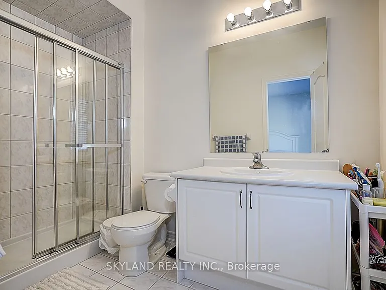 459 Dundas St E — Photo 24