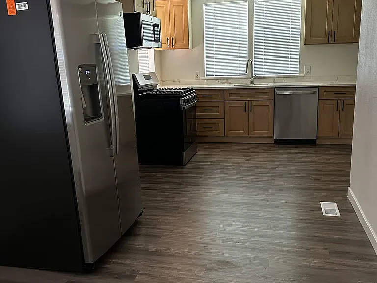 3043 SE 9th Ave — Photo 6