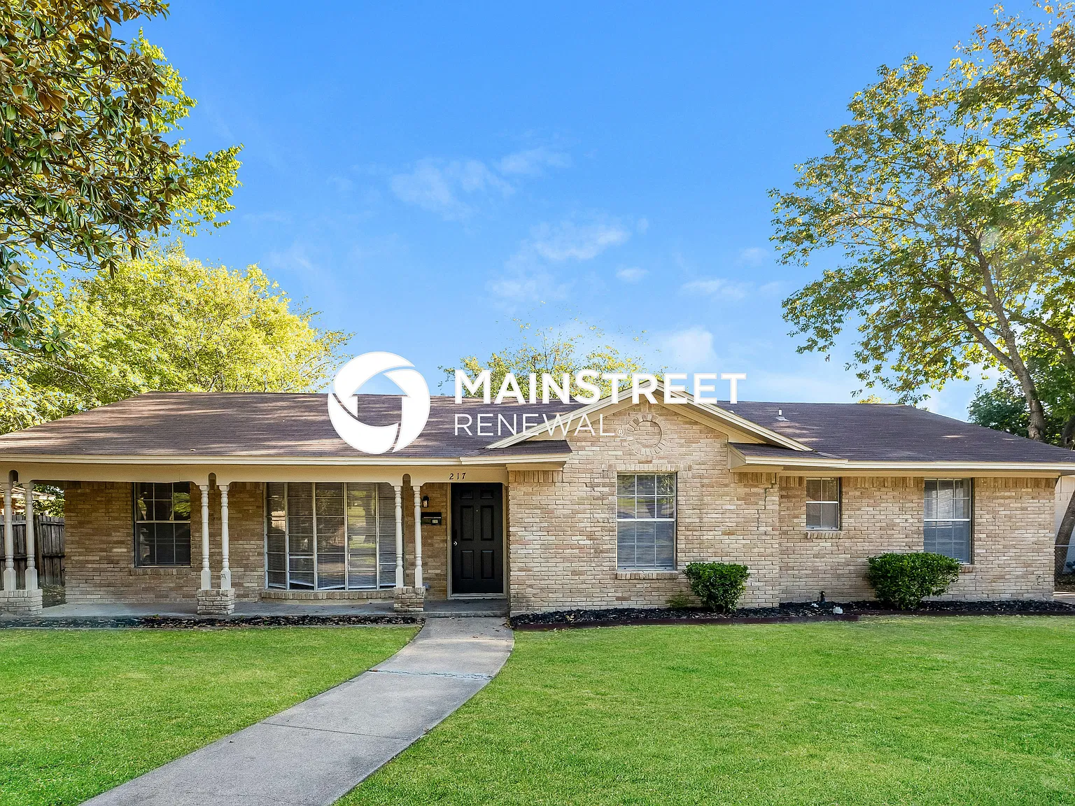 217 Woodhaven Dr — Photo 1