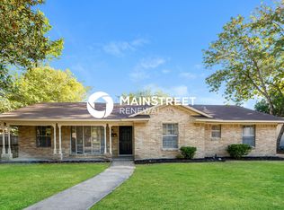 217 Woodhaven Dr, Desoto, TX 75115