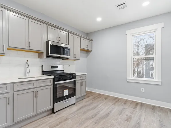 131 10th St #2, Passaic, NJ 07055