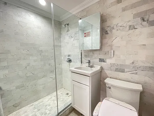 Rented by Silver Line Realty Group NY LLC | media 7