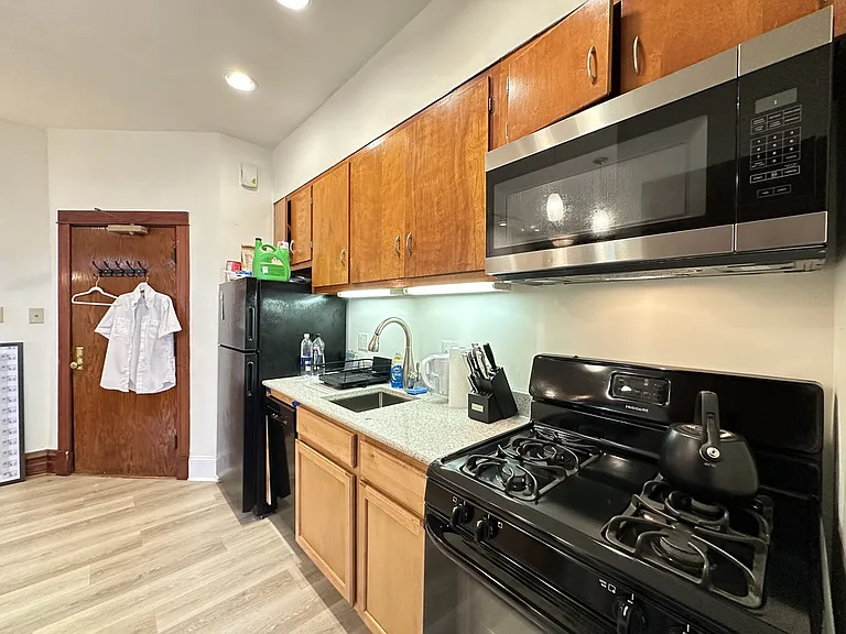 2821 W Shakespeare Ave #F3 — Photo 6