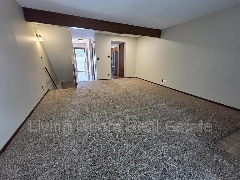 2335 Southwood Pl — Photo 5