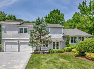 28 Calgary Cir, Morganville, NJ 07751