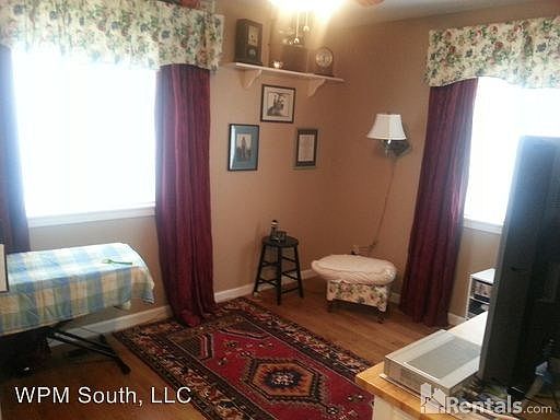 5th image of 1811 F St SE APT 14