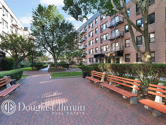 3rd image of 5 Birchwood Ct APT 3C