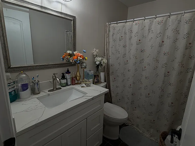 1117 Castle Harbour Way #1B — Photo 12