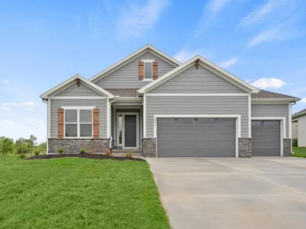 1156 SW Whitby Dr, Lees Summit, MO 64083