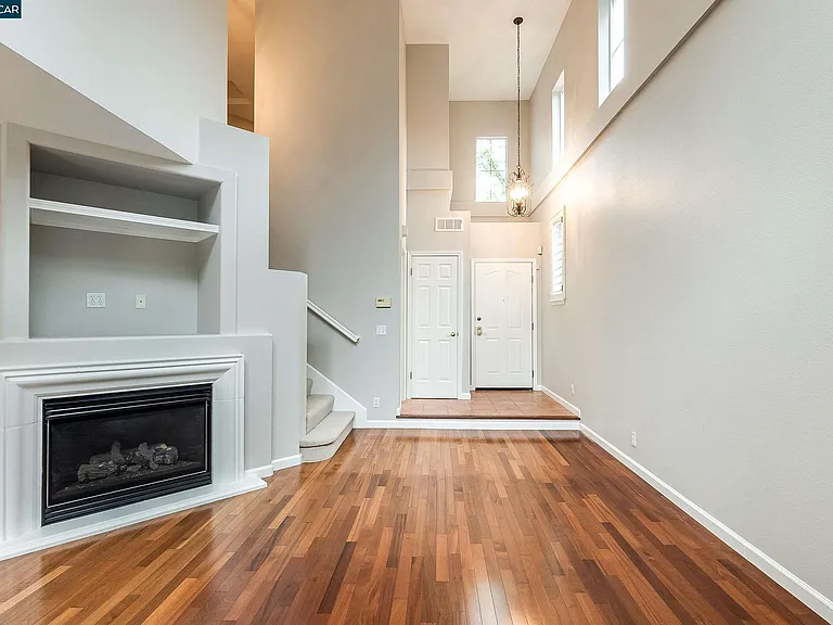 435 Regal Lily Ln — Photo 7