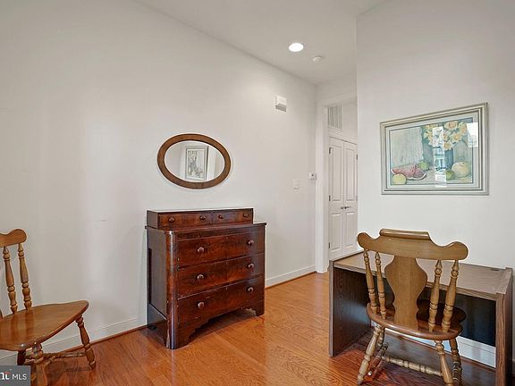5th image of 810 Clubside Dr #431