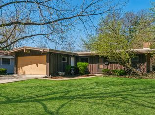 908 Holmes Ave, Deerfield, IL 60015