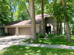 1525 Deerfield Dr, Oshkosh, WI 54904