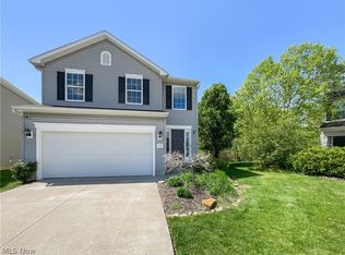 733 Westpointe Dr, Amherst, OH 44001