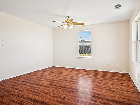 3rd image of 112 Sebastian Ln