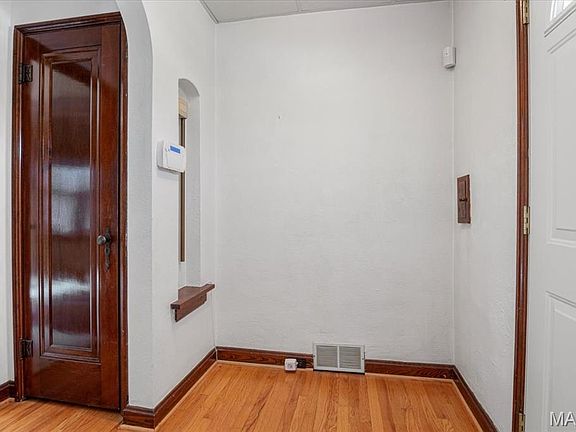3rd image of 9026 Kathleen Ave