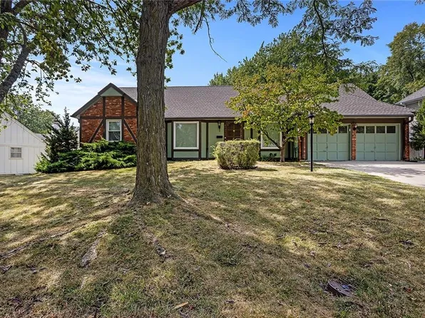10028 Monrovia St, Lenexa, KS 66215