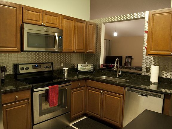 4th image of 1025 Vannessa Dr