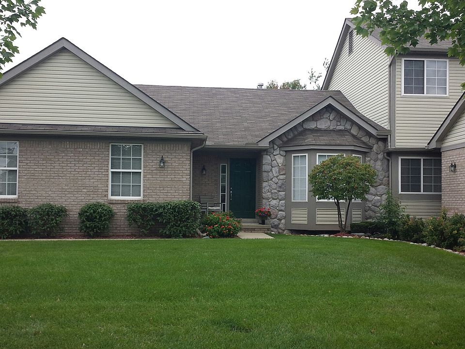 Spacious ranch, Corner lot