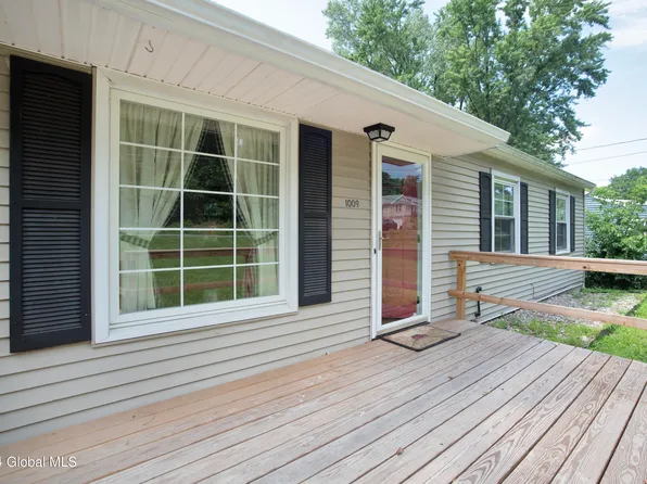 1009 9th Avenue, Troy, NY 12182