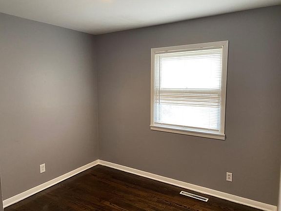 4th image of 6131 Nogard Ave