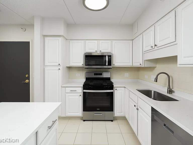 1 S Lincoln Ave #208 — Photo 6