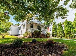 38 Uranus Rd, Rocky Point, NY 11778