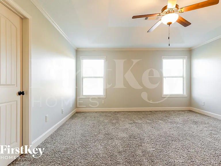 1028 Lake Vista Dr — Photo 11