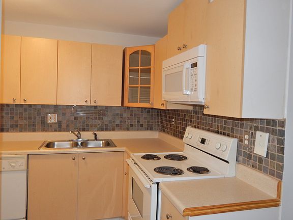 2nd image of 510 Gardens Dr APT 201