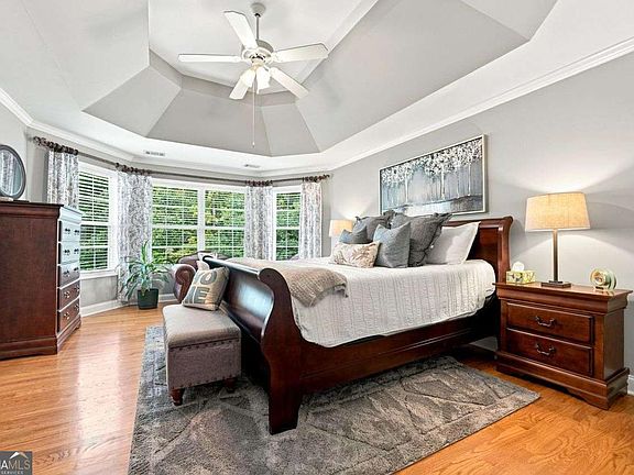 5th image of 355 McCook Cir NW