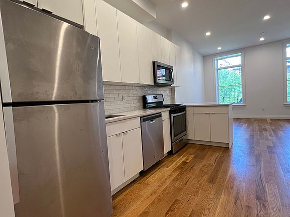 3rd image of 358 W 123rd St #3A