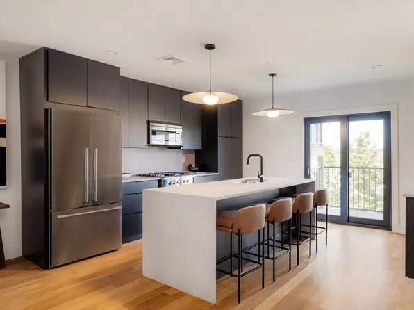 272 E Eagle St #2, Boston, MA 02128