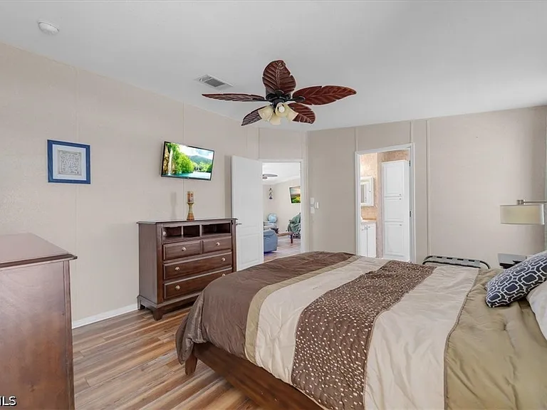 701 Coral Dr — Photo 10