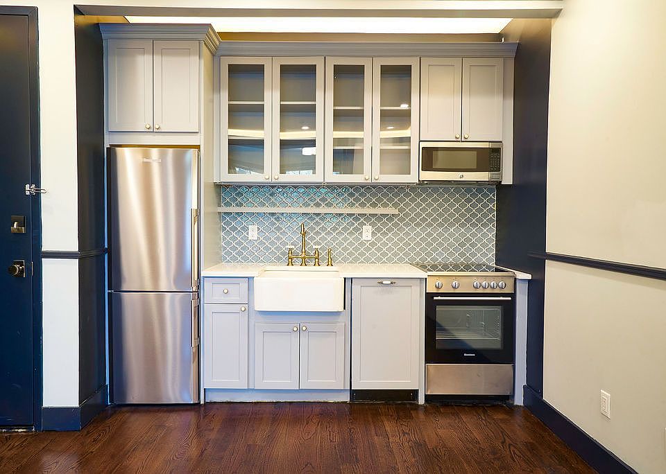 1st image of 918 Pacific St #2F