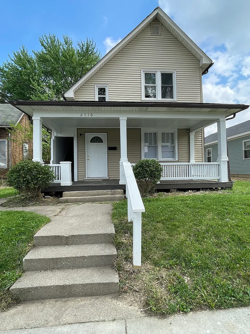 2116 Pearl St photo 1