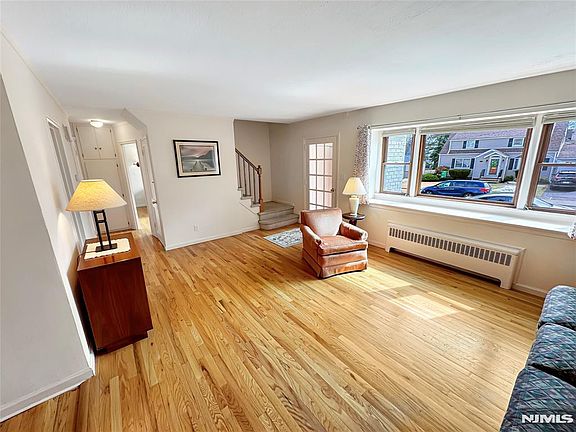 3rd image of 30-19 Gentner Rd