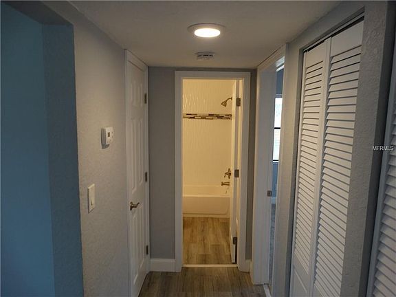 4th image of 811 42nd Ave S