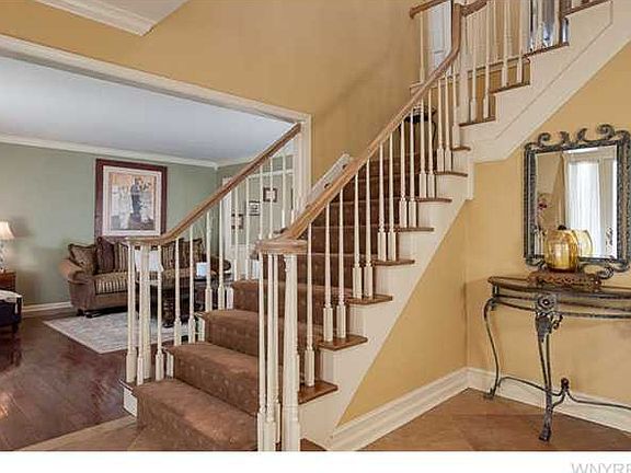 2nd image of 6282 Bridlewood Dr S