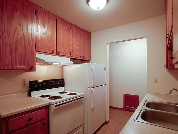 3rd image of 3628 Minnehaha Ave