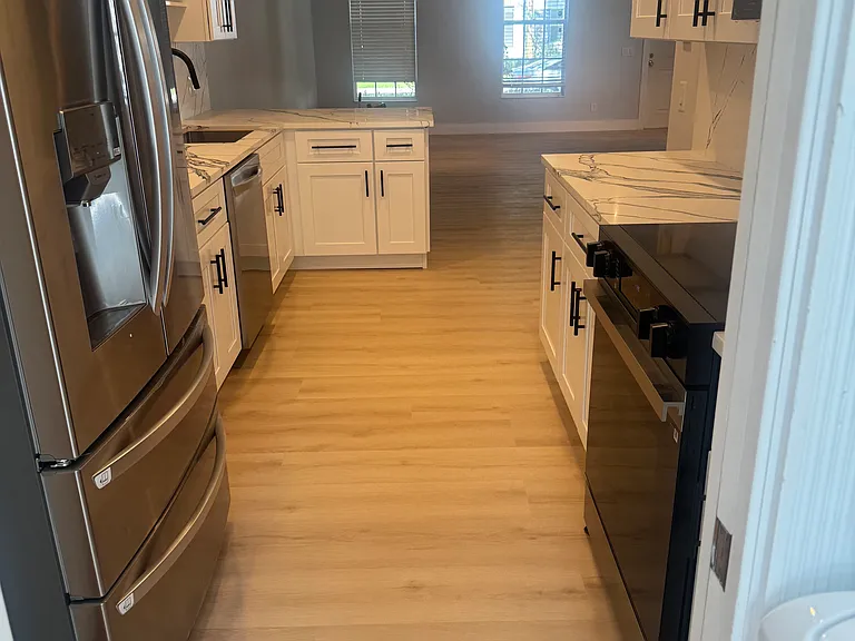225 Murray Ct — Photo 2