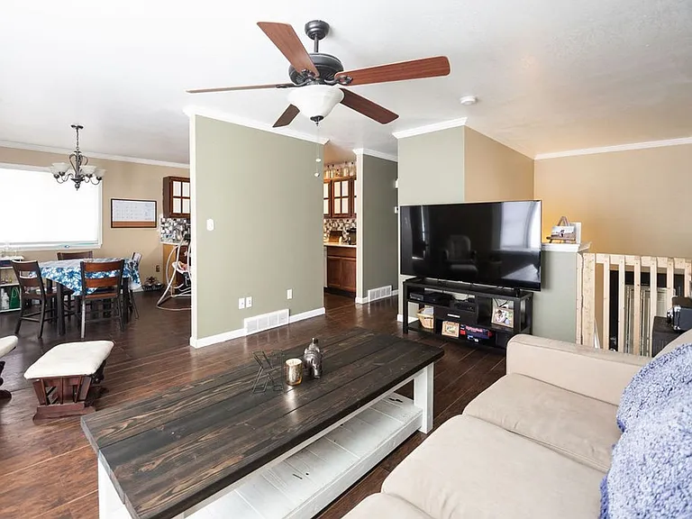 117 43rd Avenue Ct — Photo 7