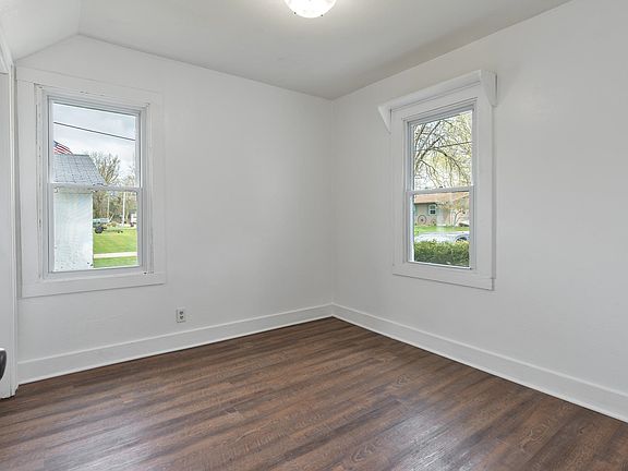 5th image of 414 West St